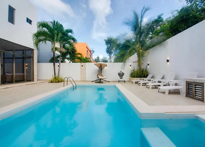 Hébergement de vacances 1 Mi To Beach: Luxe W/ Pool